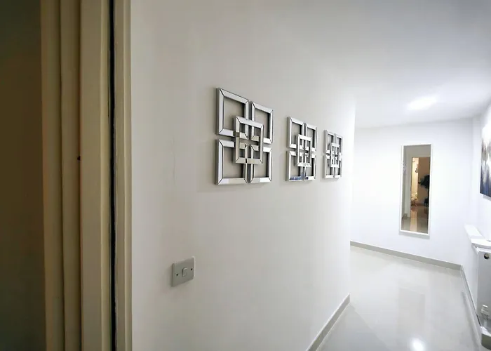 Apartamento Luxurious 3 Bed Ensuites & Kitchenettes Nr Lgi Hospital & Uni - Free 5g Wifi & Netflix Short - Contractors Free Parking *