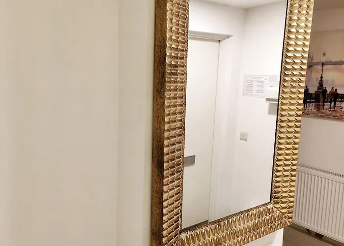 Luxurious 3 Bed Ensuites & Kitchenettes Nr Lgi Hospital & Uni - Free 5g Wifi & Netflix Short - Contractors Free Parking Apartamento *