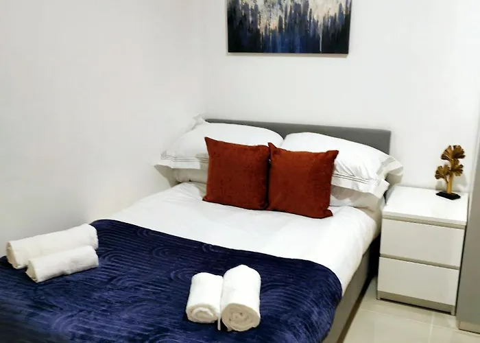 Apartamento Luxurious 3 Bed Ensuites & Kitchenettes Nr Lgi Hospital & Uni - Free 5g Wifi & Netflix Short - Contractors Free Parking