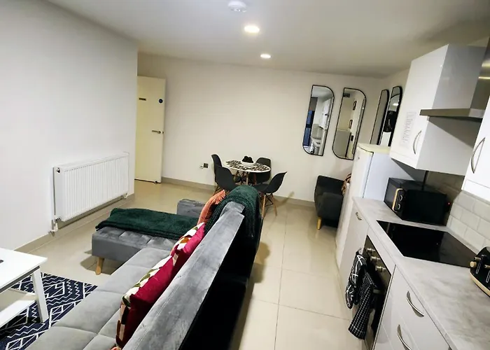 Apartamento Luxurious 3 Bed Ensuites & Kitchenettes Nr Lgi Hospital & Uni - Free 5g Wifi & Netflix Short - Contractors Free Parking *